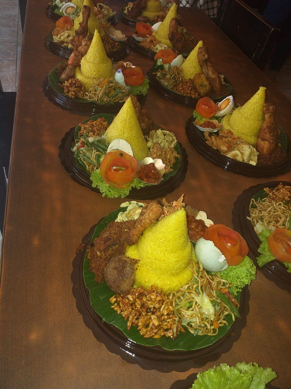 tumpeng-nasi-kuning-murah-acara-bali-03