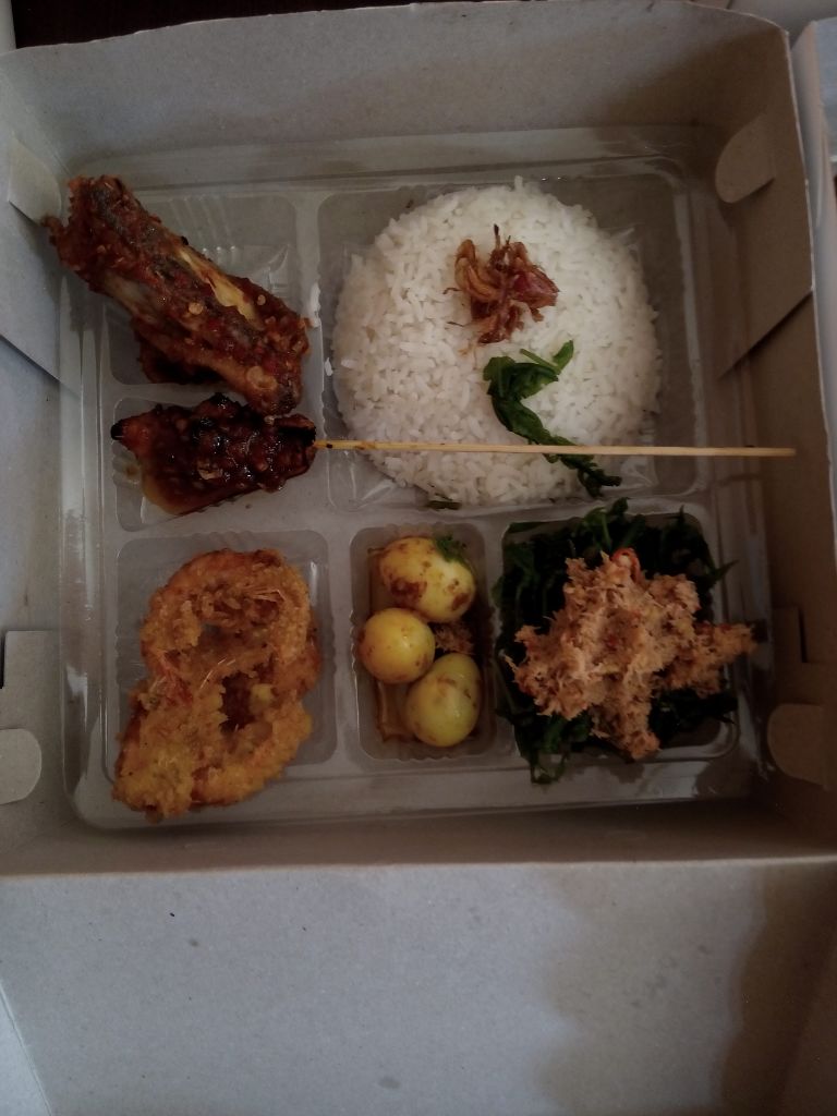  Nasi  Kotak Murah di Bali 087860206845